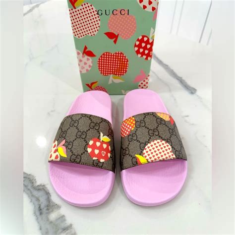 gucci les pommes sandals